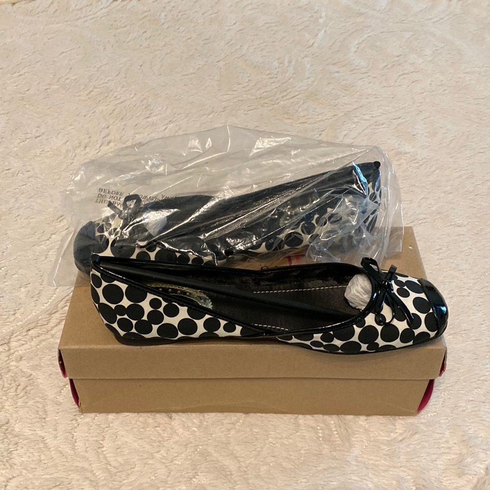 Polka dot flats